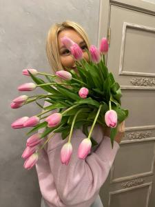 Букет из 25 нежно-розовых тюльпанов 
