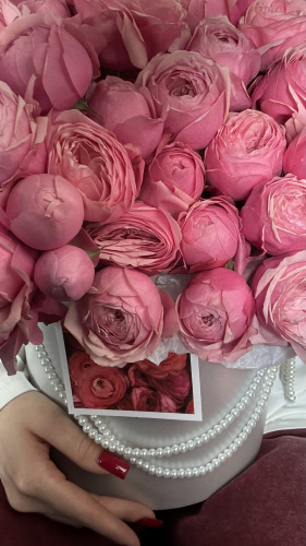 Композиция из пионовидных кустовых роз Сильва Пинк 