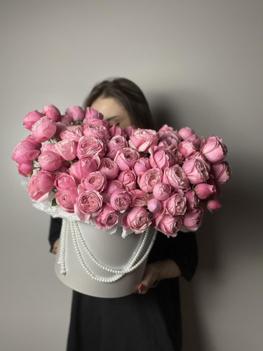 Композиция из пионовидных кустовых роз Сильва Пинк 