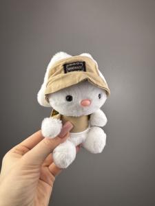 Зайка брелок в шляпе