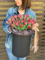 Коробка тюльпанов «С 8 марта»