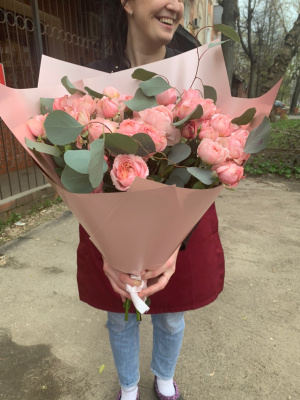 Букет из кустовой пионовидной розы Джульетта 