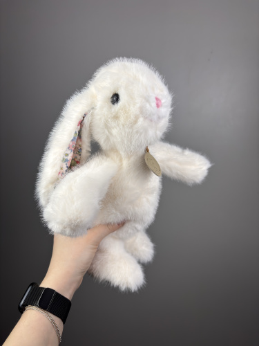 Зайка с цветочным принтом