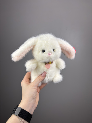 Зайка с бусинами