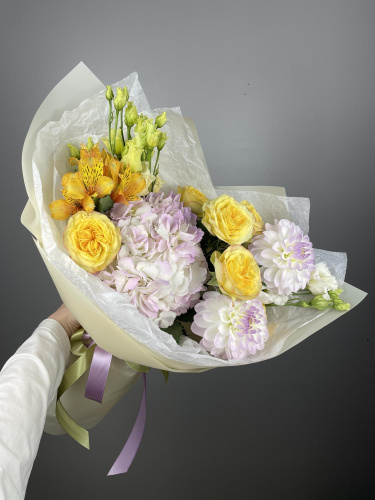 БУКЕТ ДЛЯ УЧИТЕЛЯ С ГЕОРГИНАМИ И С ГОРТЕНЗИЕЙ