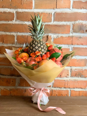 Фруктовый букет с ананасом
