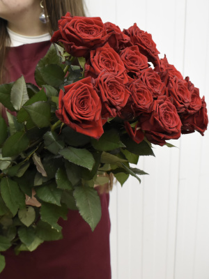 Розы Ред Наоми (Red Naomi) 70 см.