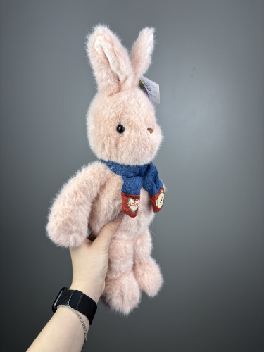 Зайка в шарфике