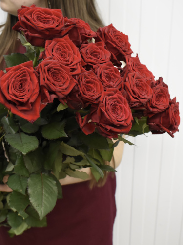 Розы Ред Наоми (Red Naomi) 80 см.